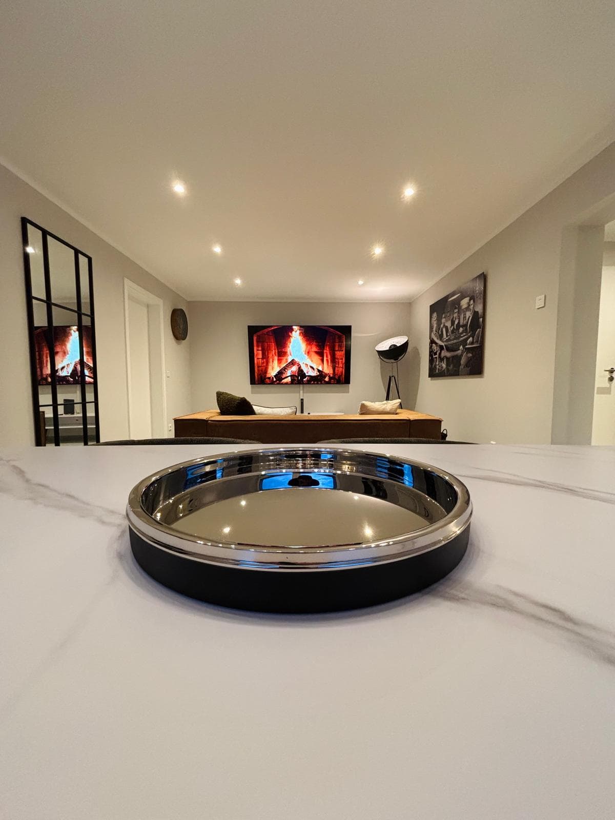 Hindi TLA — Central Comfort Apartment